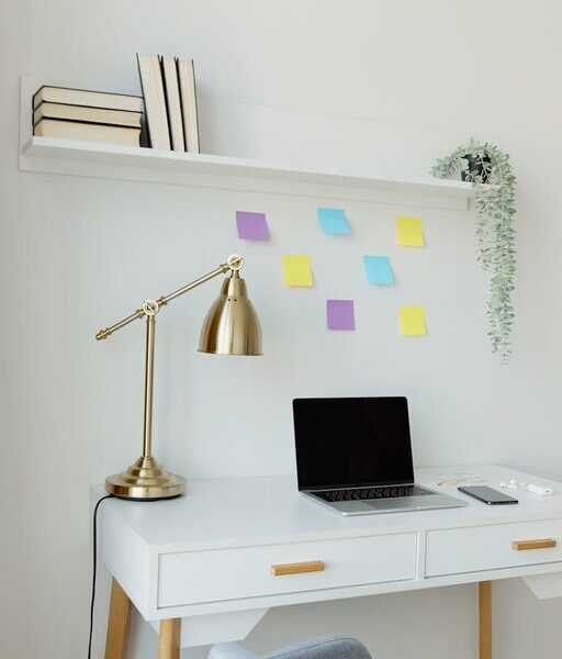 Consejos prácticos para organizar un espacio de trabajo en casa eficiente y agradable